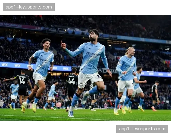 福登踩踏动作对比罗梅罗红牌 英超裁判执法尺度一致性受质疑